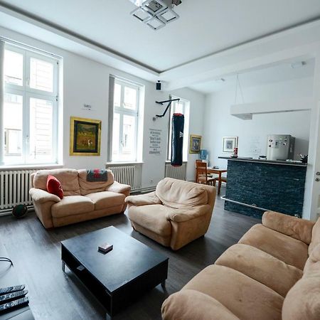 East-West Apartment Sarajevo Ngoại thất bức ảnh