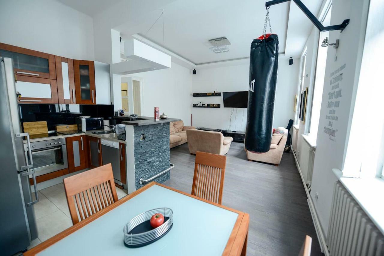 East-West Apartment Sarajevo Ngoại thất bức ảnh